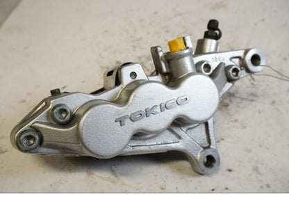 Framsidan på Bromsok från en Kawasaki VN 1600 Mean Streak -2004 motorcykel.