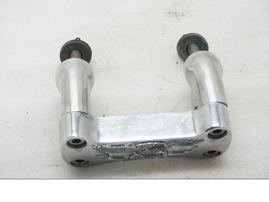 Baksidan på Styrfäste från en Yamaha XV 1100 -1997 motorcykel.