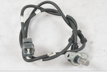 Snett nerifrån på ABS givare från en Kawasaki ZZ-R 1400 -2009 motorcykel.