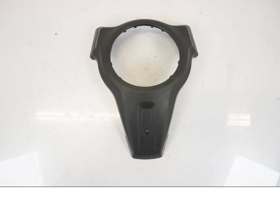 Framsidan på Bensintankkonsoll från en BMW S 1000 XR -2019 motorcykel.