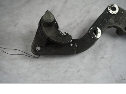 Höger sida på Bromsoksfäste från en Honda VFR 1200 -2012 motorcykel.