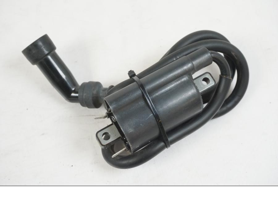 Framsidan på Tändspole från en Suzuki VZR 1800 -2009 motorcykel.