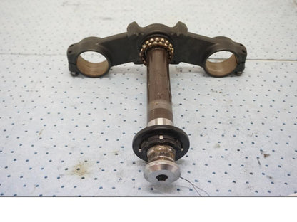 Baksidan på Gaffelkrona från en Kawasaki Z 900 -2019 motorcykel.