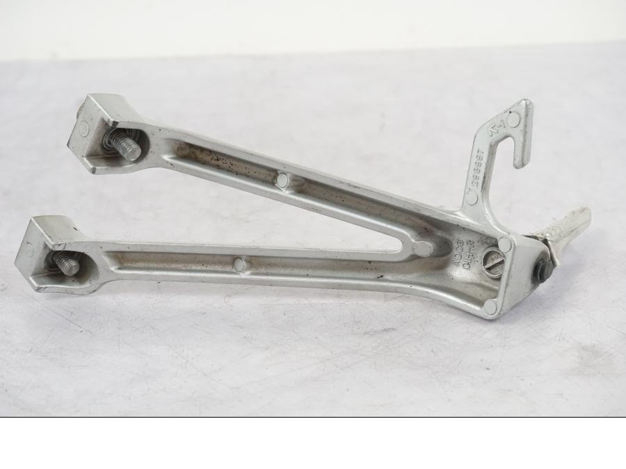 Vänster sida på Fotpinne från en Suzuki GSX-R 750 -2006 motorcykel.