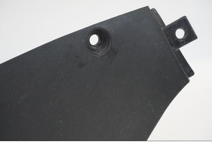 Snett nerifrån på Vattenkylkåpa från en Triumph TT 600 -2002 motorcykel.