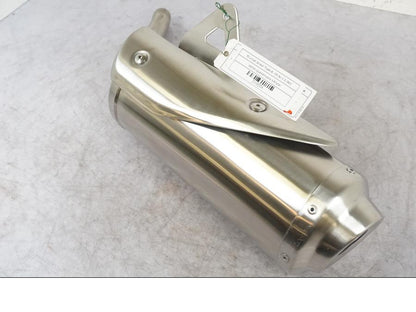 Baksidan på Ljuddämpare från en Triumph Street Triple R -2009 motorcykel.