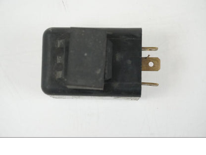 Vänster sida på Blinkersrelä från en Kawasaki ZZR 1100 -1994 motorcykel.