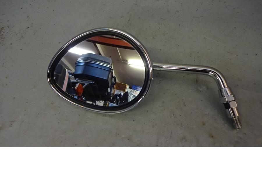 Framsidan på Backspegel från en Indian Indian Chief Vintage -2016 motorcykel.