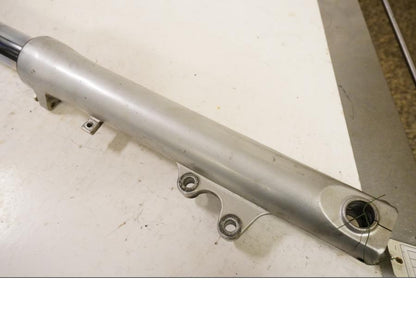 Baksidan på Gaffelben från en Suzuki GSX 1100 -1992 motorcykel.