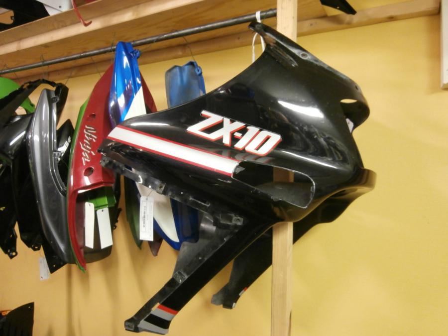 Framsidan på Toppkåpa från en Kawasaki ZX-10 -1990 motorcykel.