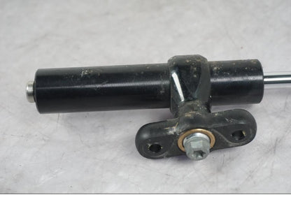 Extrabild1 på Styrdämpare från en KTM 1290 Super Duke R -2022 motorcykel.