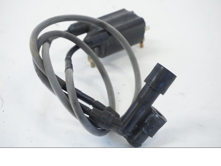 Höger sida på Tändspole från en Kawasaki VN 1500 Mean Streak -2002 motorcykel.