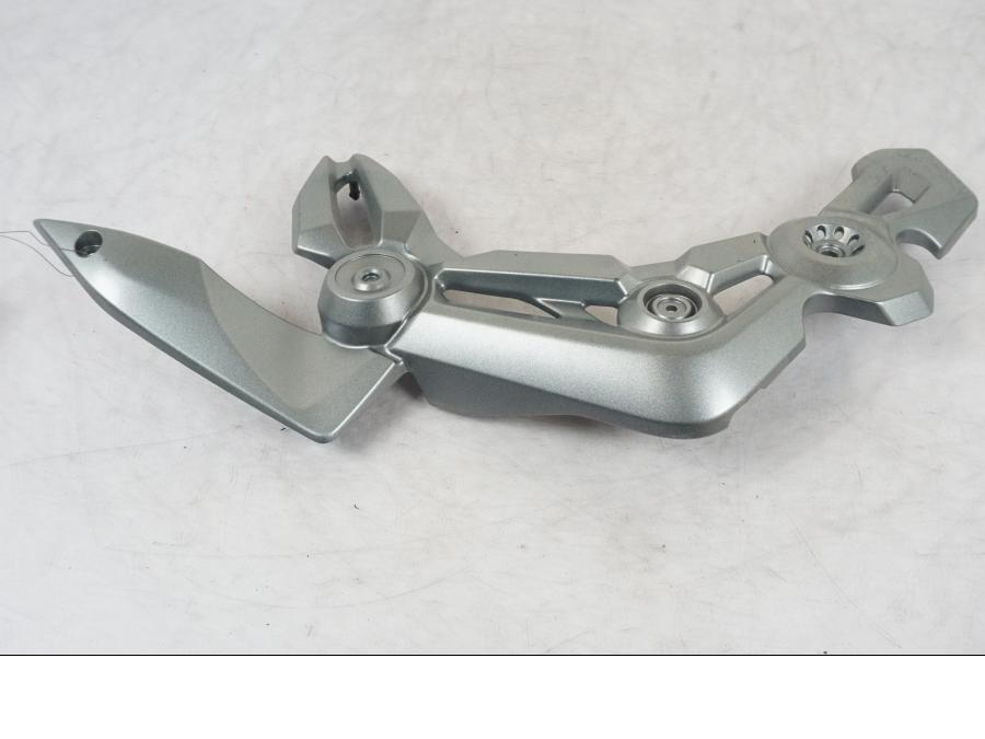 Snett uppifrån på Ramskydd från en Kawasaki Z 900 -2019 motorcykel.