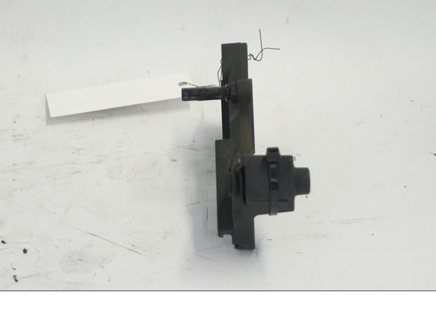 Vänster sida på Bromsoksfäste från en KTM 790 Duke -2018 motorcykel.