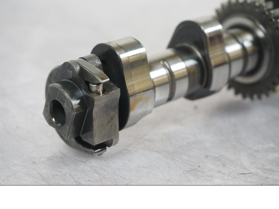 Baksidan på Kamaxel från en BMW R 1200 GSA -2014 motorcykel.