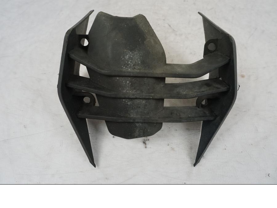 Framsidan på Magkåpa från en KTM 125 Duke -2022 motorcykel.