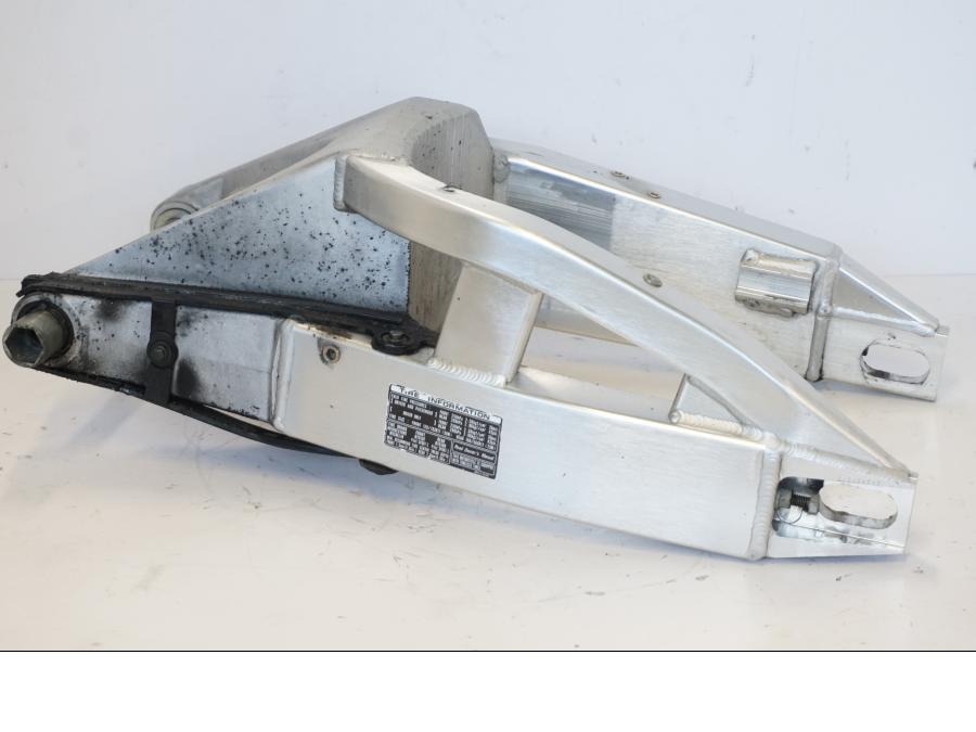 Baksidan på Sving från en Honda CBR 900 RR -2001 motorcykel.