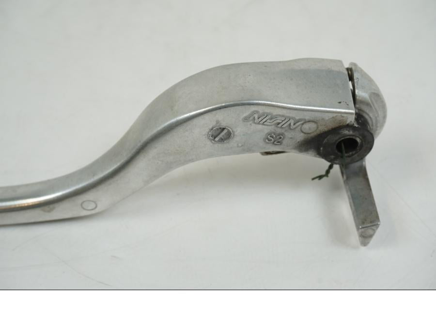 Snett uppifrån på Bromsgrepp från en BMW S 1000 R -2019 motorcykel.