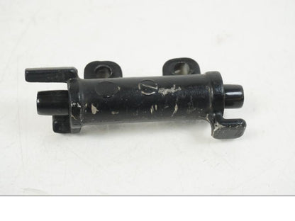 Höger sida på Bromsfördelare från en Yamaha XV 1100 -1993 motorcykel.