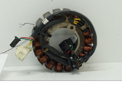 Framsidan på Generator från en Suzuki DL 1000 -2016 motorcykel.