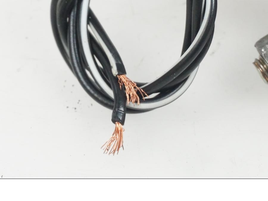 Snett uppifrån på Backspegel från en Suzuki GSX-R 750 -2009 motorcykel.