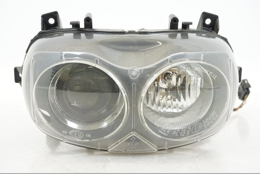 Framsidan på Strålkastare från en BMW F 650 CS -2003 motorcykel.