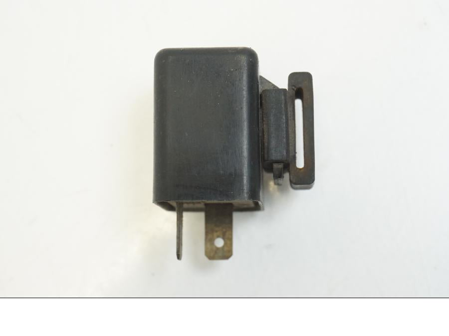 Höger sida på Blinkersrelä från en Honda NSR 125 -1991 motorcykel.