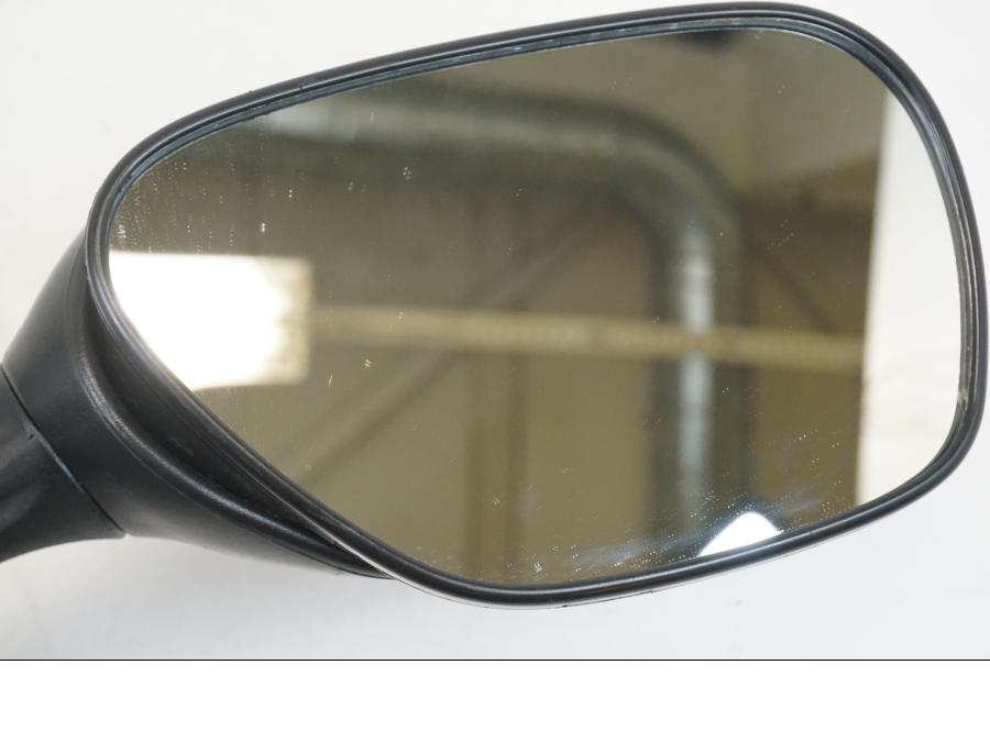 Vänster sida på Backspegel från en Suzuki GSX-R 1000 -2005 motorcykel.