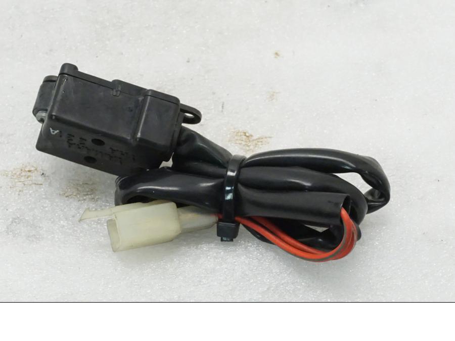 Baksidan på Bensinreservkontakt från en Yamaha XV 535 -1999 motorcykel.