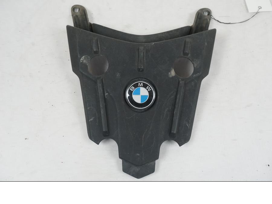 Framsidan på Bakvinge från en BMW F 800 GS -2008 motorcykel.