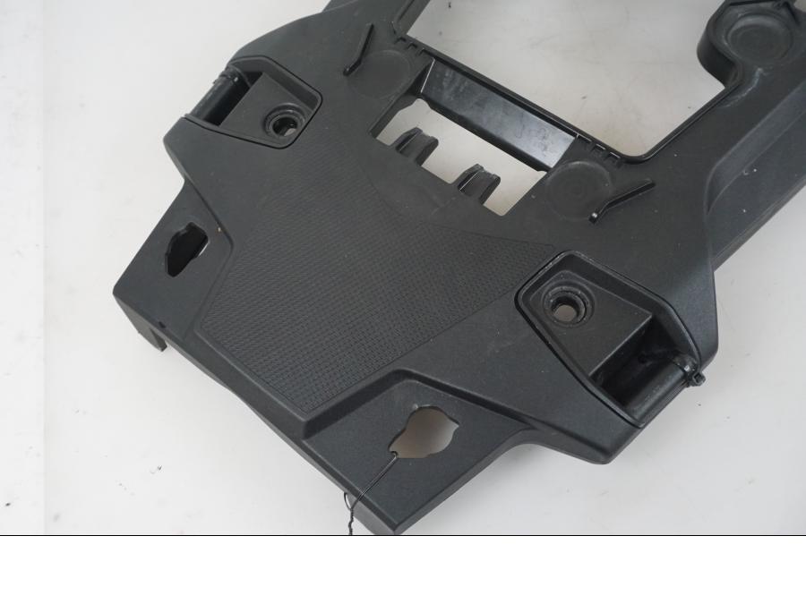 Baksidan på Pakethållare från en BMW F 750 GS -2019 motorcykel.