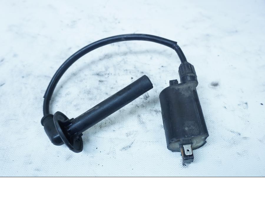 Framsidan på Tändspole från en Honda VFR 750 -1992 motorcykel.