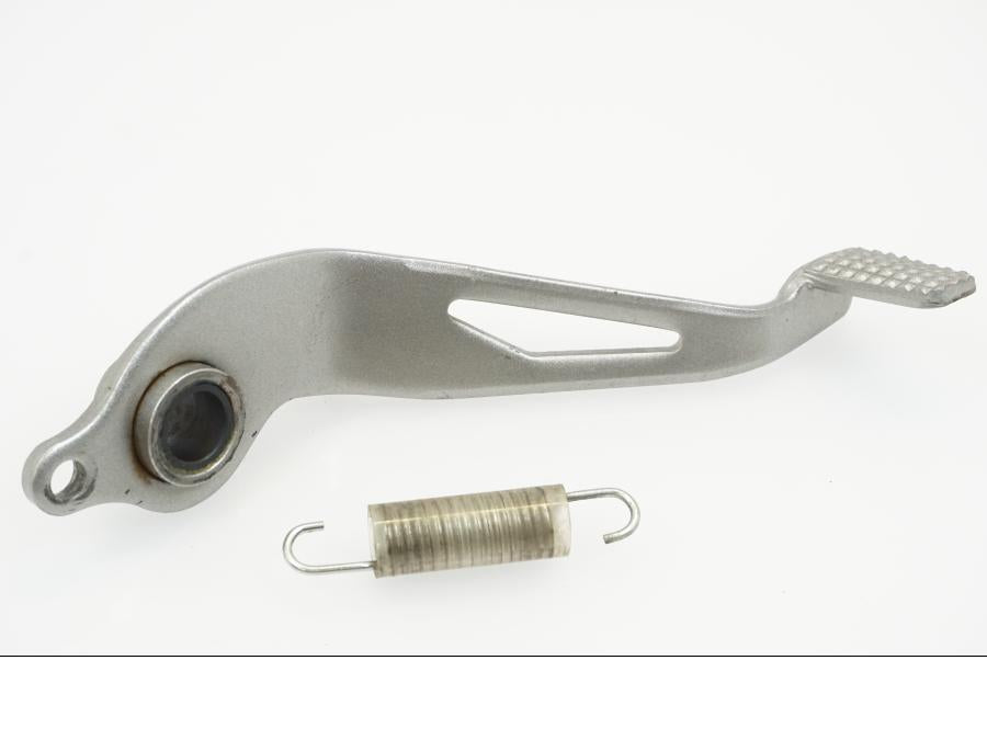 Baksidan på Bromspedal från en Kawasaki Z 1000 -2014 motorcykel.