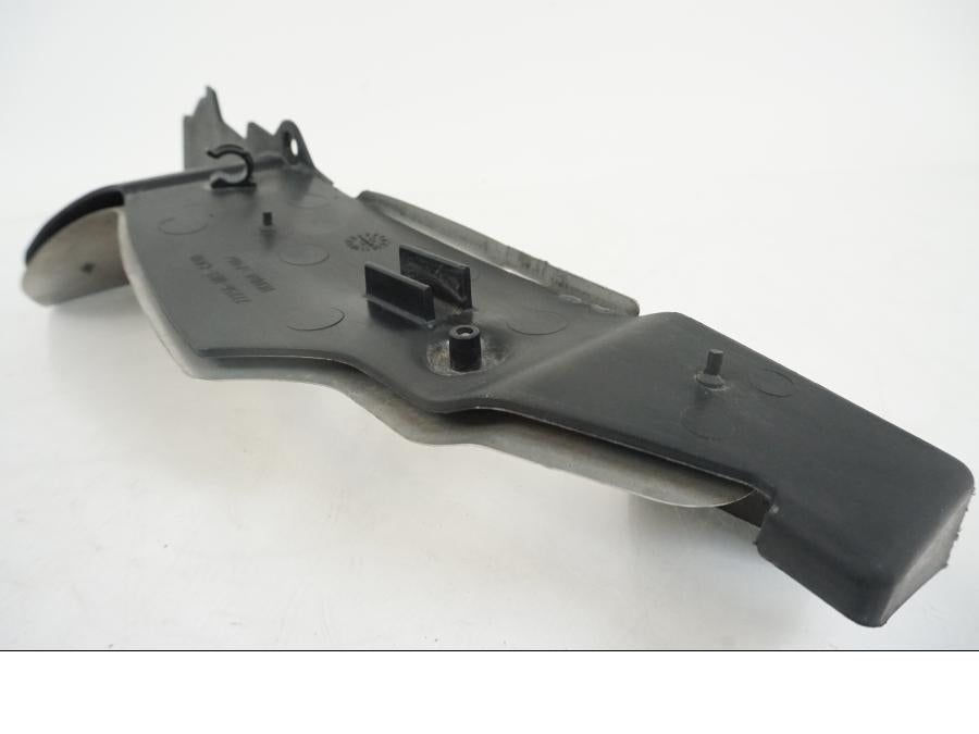 Snett uppifrån på Värmeskydd från en Honda XL 1000 V -2008 motorcykel.