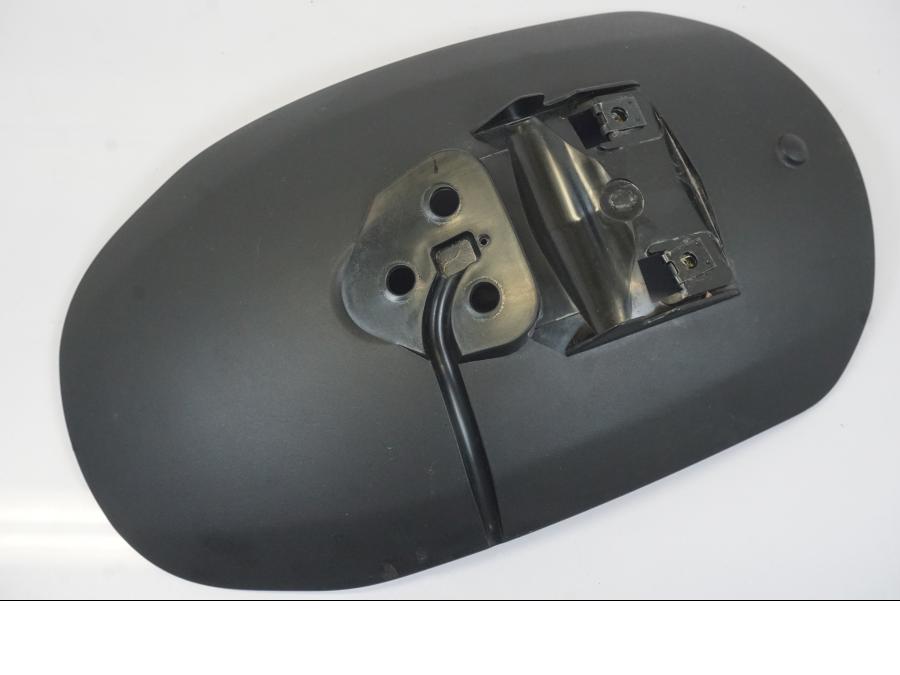 Framsidan på Stänkskydd från en Triumph Trident -2021 motorcykel.