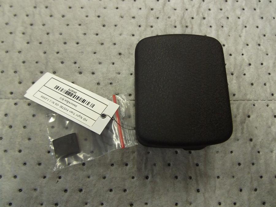 Framsidan på Dekorkåpa från en H-D Softail Night Train EFI FXSTBI -2006 motorcykel.