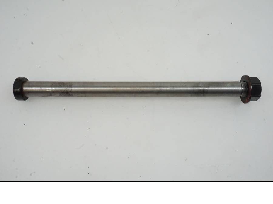 Framsidan på Axel från en KTM 1290 Super Duke -2019 motorcykel.