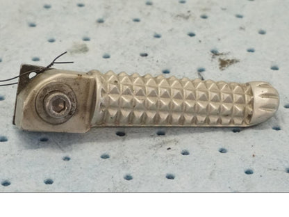 Framsidan på Fotpinne från en Yamaha YZF 1000 R1 -2001 motorcykel.