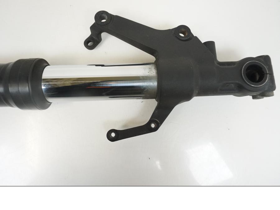 Vänster sida på Gaffelben från en Yamaha YZF 1000 R1 -2002 motorcykel.