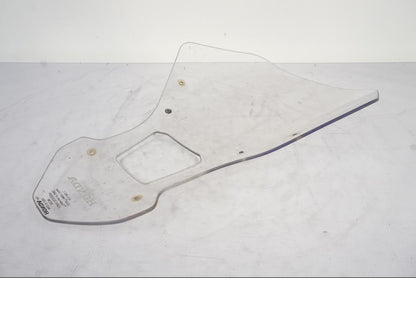 Vänster sida på Vindruta från en Honda CRF 1000 Africa Twin -2016 motorcykel.