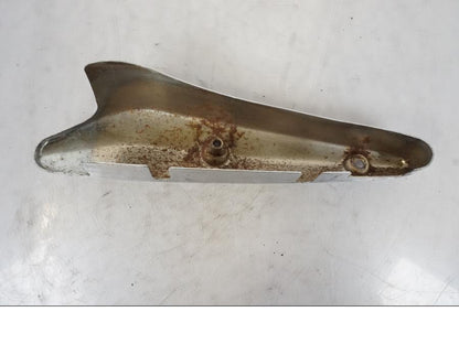 Snett nerifrån på Bakskärmstag från en Kawasaki VN 1500 -2003 motorcykel.