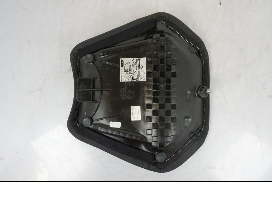 Extrabild1 på Sadel från en KTM 1290 Super Duke R -2021 motorcykel.