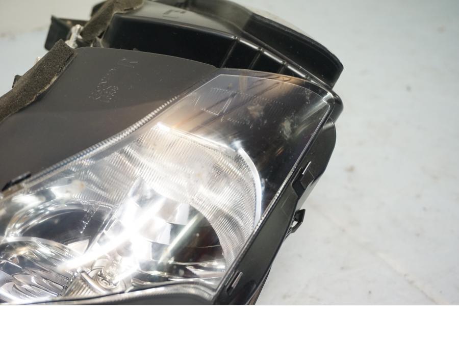 Vänster sida på Strålkastare från en Honda CBR 1000 RR -2009 motorcykel.