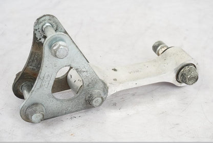 Vänster sida på Stötdämparlänkage från en Suzuki GSX-S 1000 -2017 motorcykel.