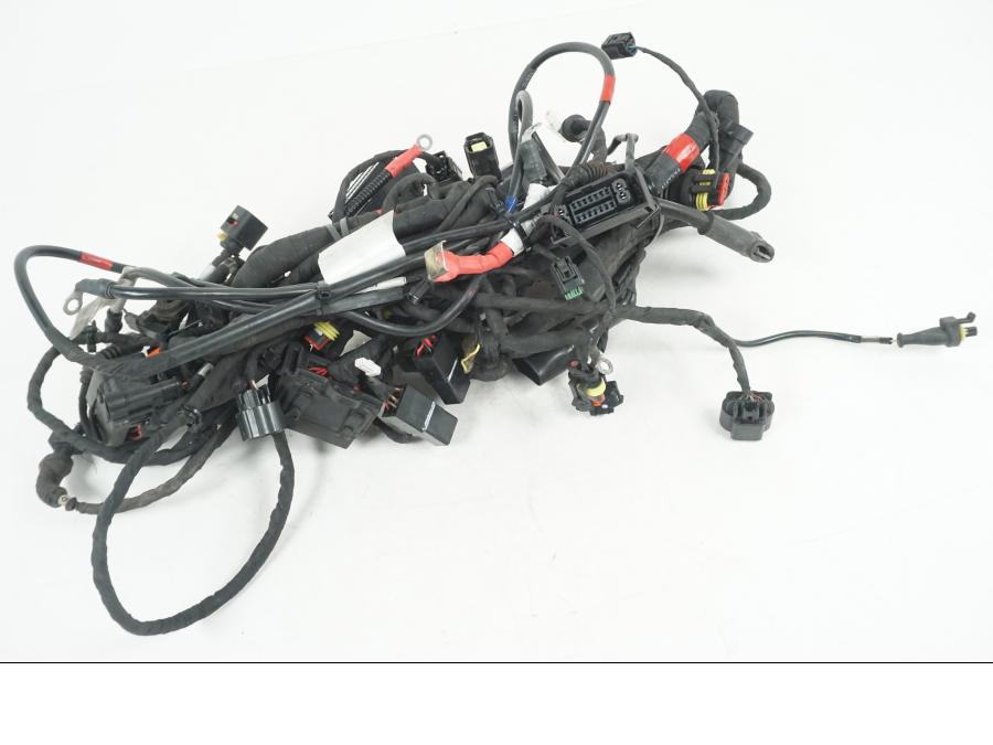 Framsidan på Kabelstam från en Ducati Hyperstrada -2013 motorcykel.