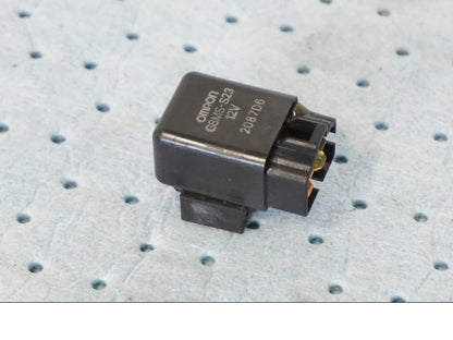 Baksidan på Relä från en Suzuki GSX-R 1000 -2008 motorcykel.