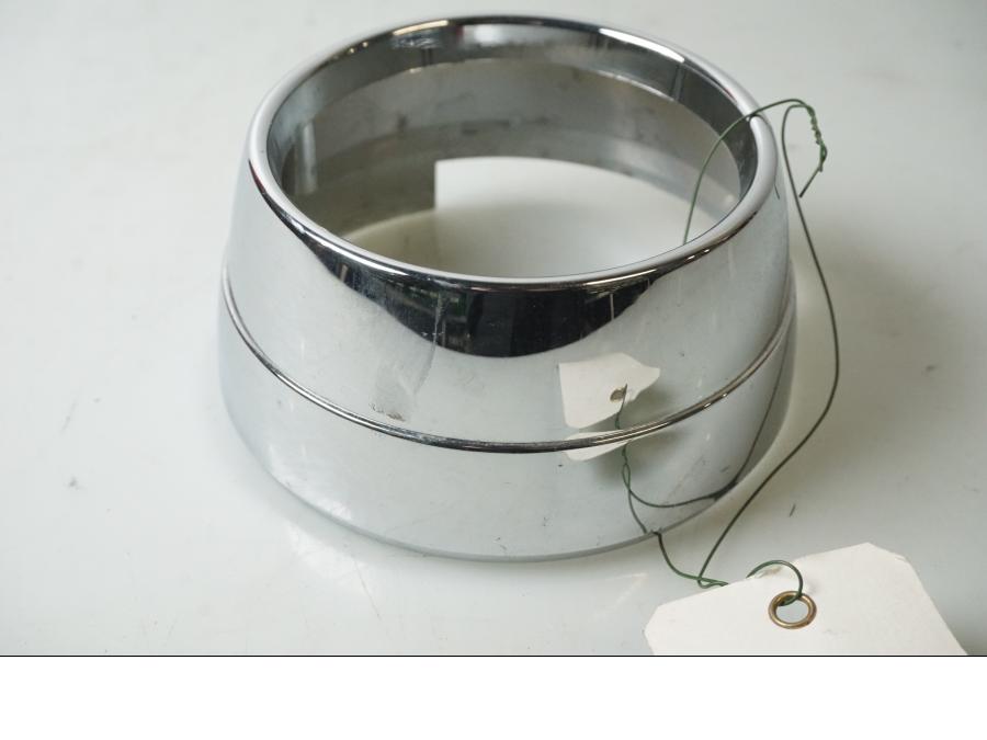 Baksidan på Instrumentfront från en Suzuki GSX 750 -2001 motorcykel.