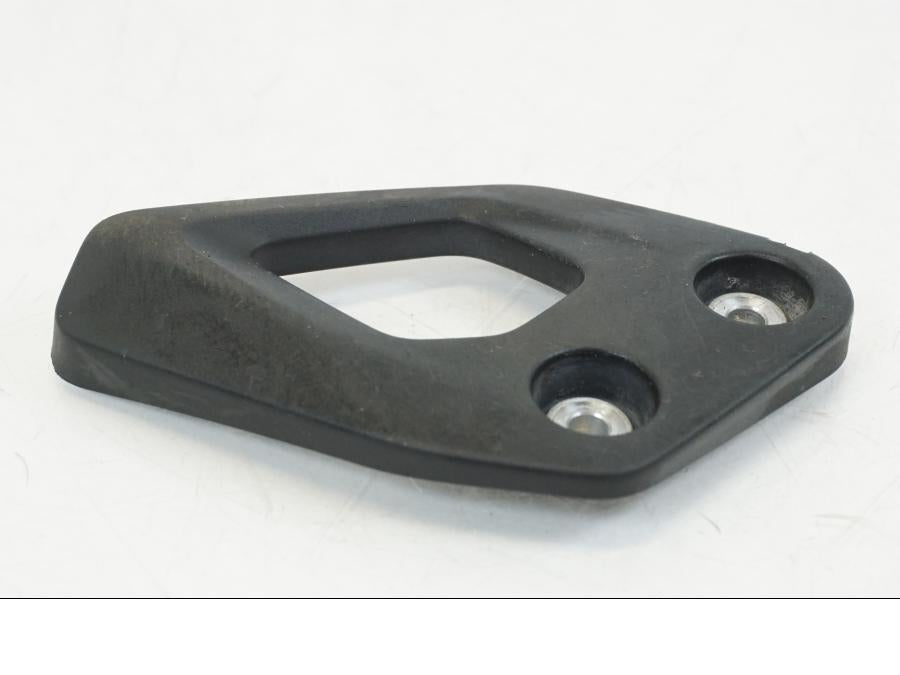 Baksidan på Fotpinnehälskydd från en BMW R 1250 GS -2019 motorcykel.