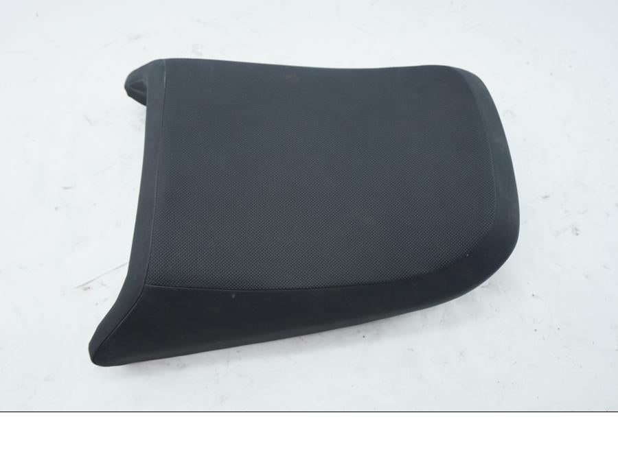 Baksidan på Sadel från en Yamaha FJR 1300 -2005 motorcykel.