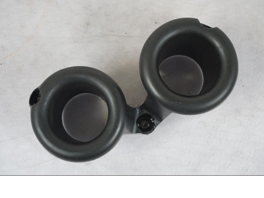 Baksidan på Luftrör från en Honda CBR 1100 XX -1999 motorcykel.